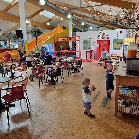 Sauna, Pools Mit Xxl-terasse Oder Kinderkino