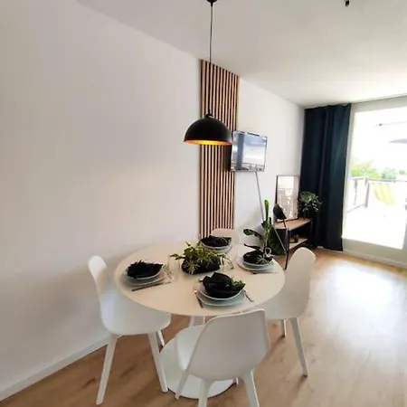 Sauna, Pools Mit Xxl-terasse Oder Kinderkino *