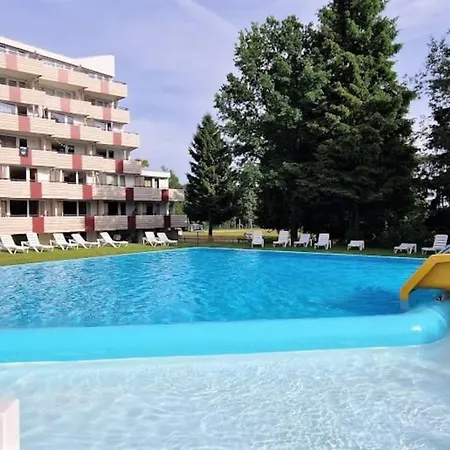 アパート Sauna, Pools Mit Xxl-terasse Oder Kinderkino ザンクト・エングルマール