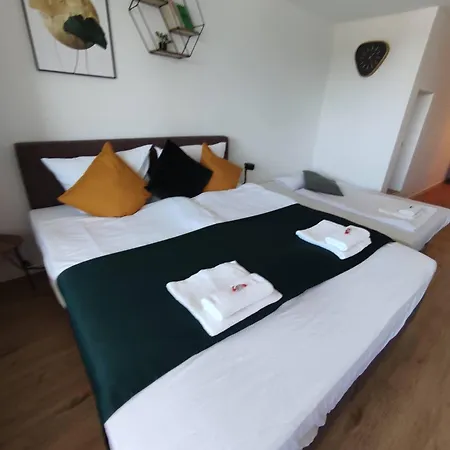 Apartment Sauna, Pools Mit Xxl-terasse Oder Kinderkino