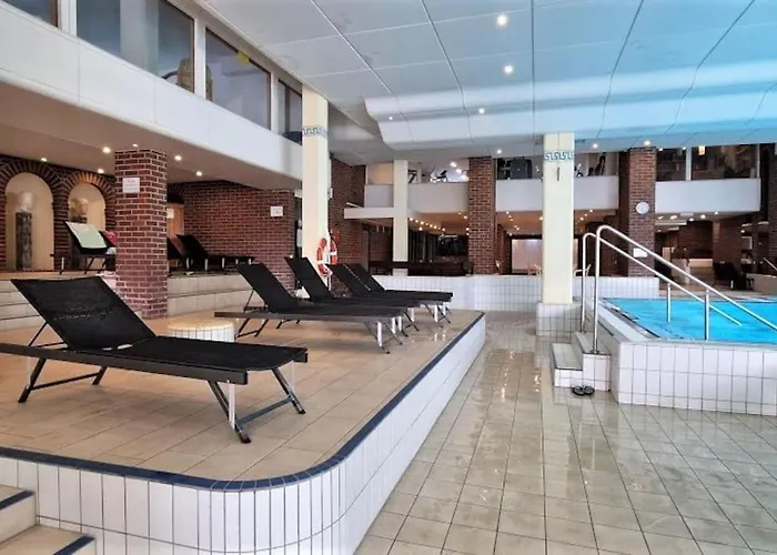 Sauna, Pools Mit Xxl-terasse Oder Kinderkino *