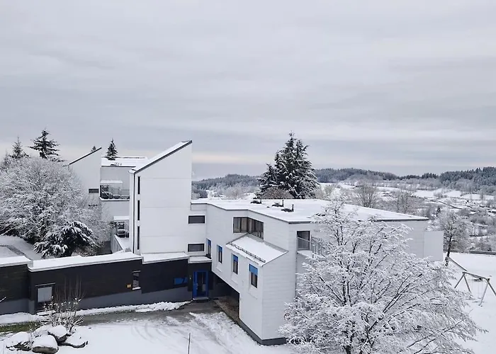 Sauna, Pools Mit Xxl-terasse Oder Kinderkino *