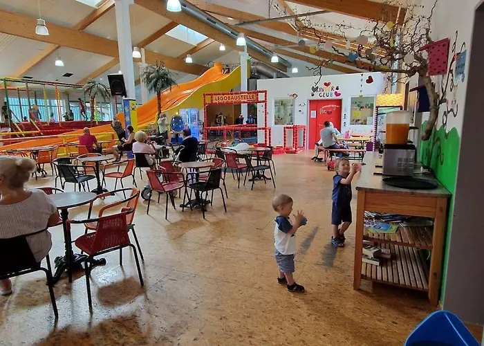Sauna, Pools Mit Xxl-terasse Oder Kinderkino